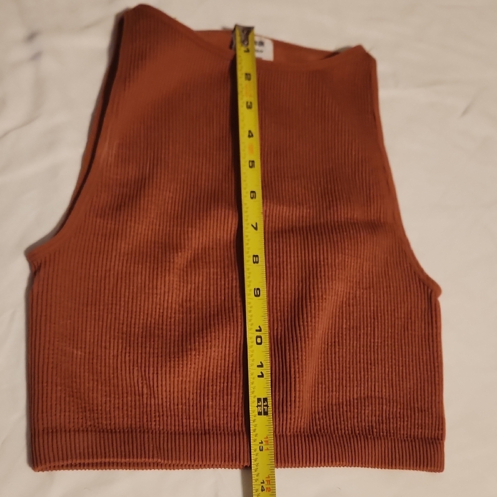 Rust Ribbed Crop Top - Picture 7 of 8